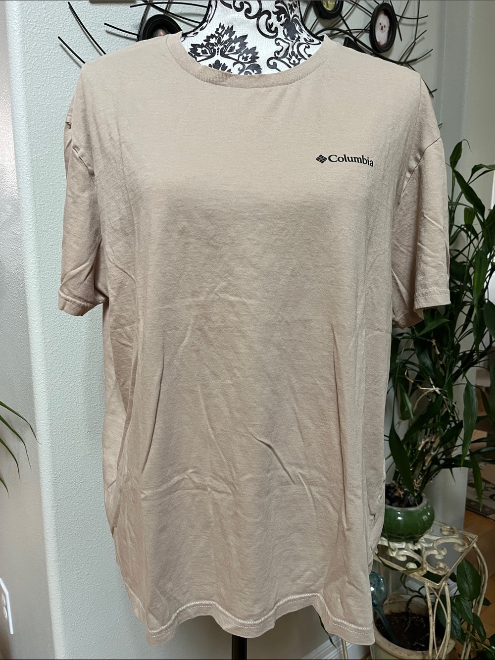 Columbia Men's Short-Sleeve Tee — Light Beige